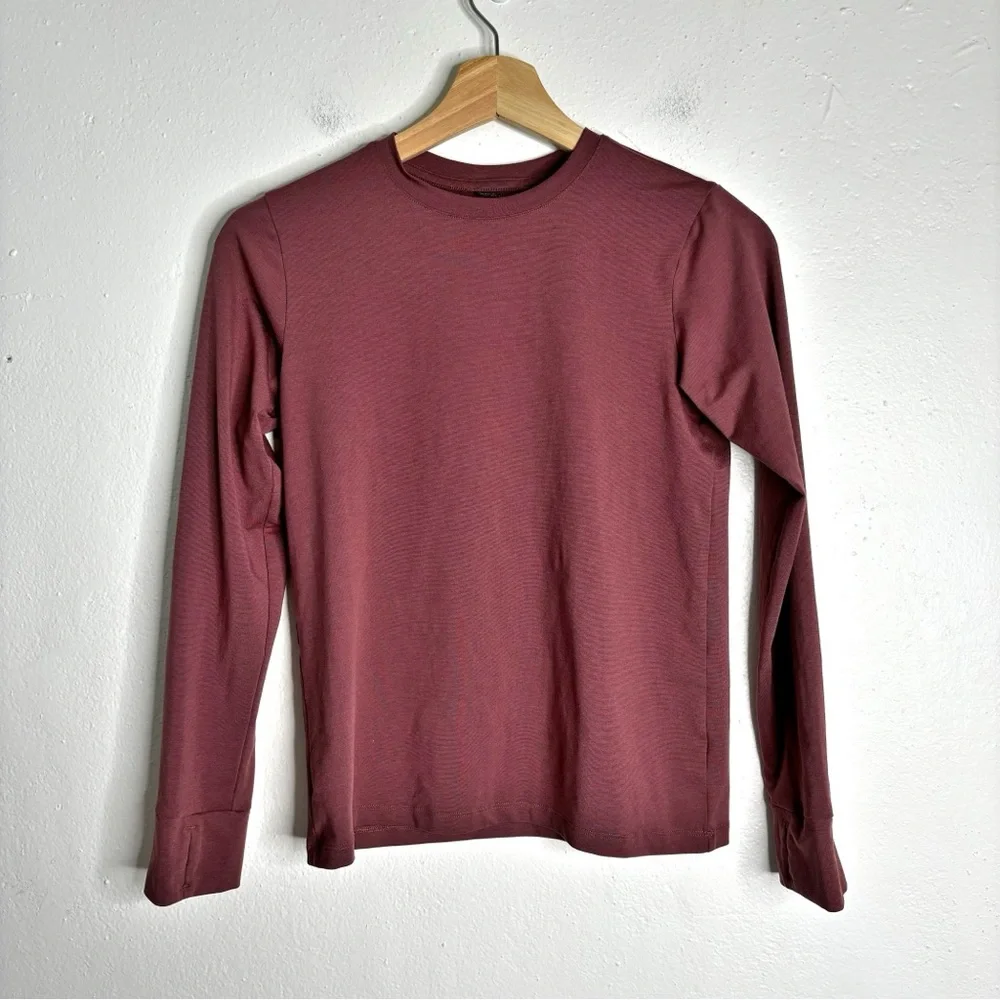 REI Plum Long Sleeve Baselayer with Thumbholes Size M 10/12 EUC
